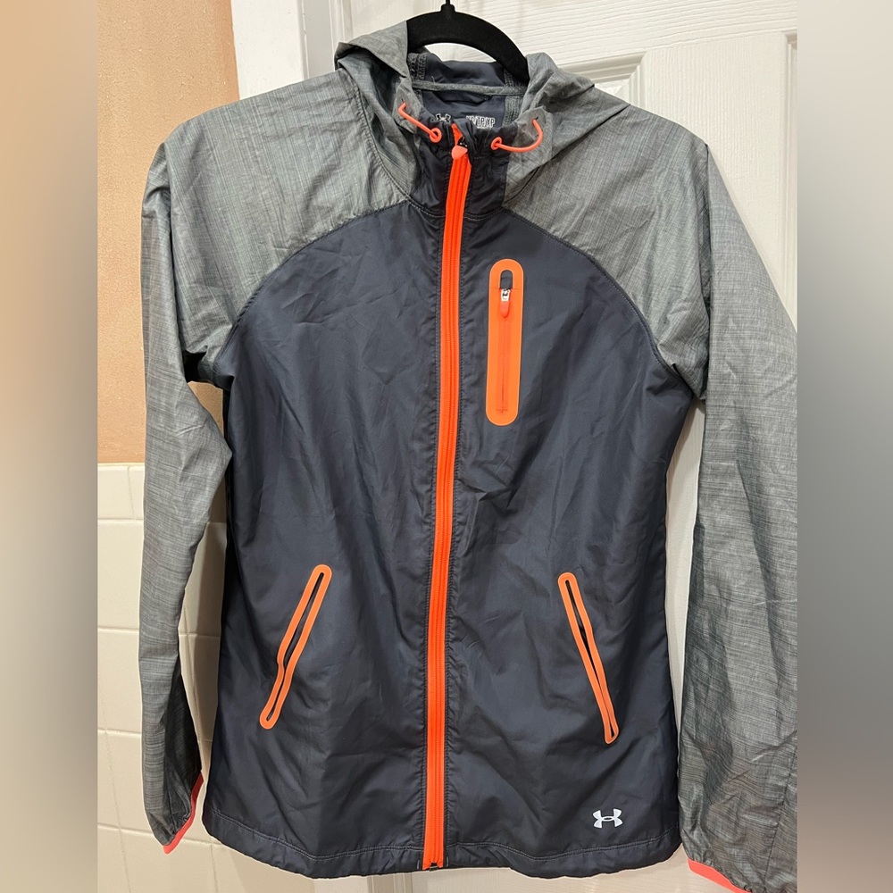 Under Armour semi-fitted gray windbreaker jacket size XS. *like new*